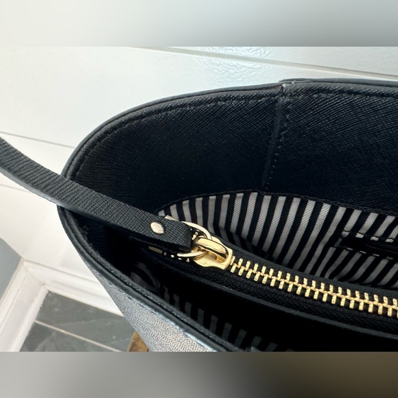 Kate Spade Large Tote - Picture 5 of 14